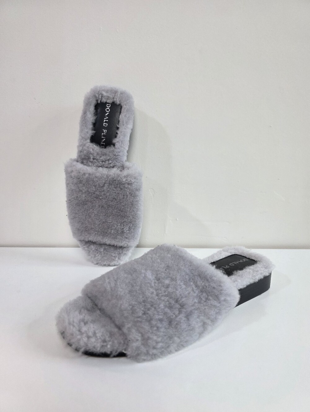 Donald Pliner Fur Plush Slide Slippers in Light Gray, Size 8